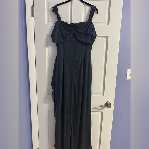 ALEX EVENINGS Cold-Shoulder Draped Metallic Gown - Picture 6 of 7